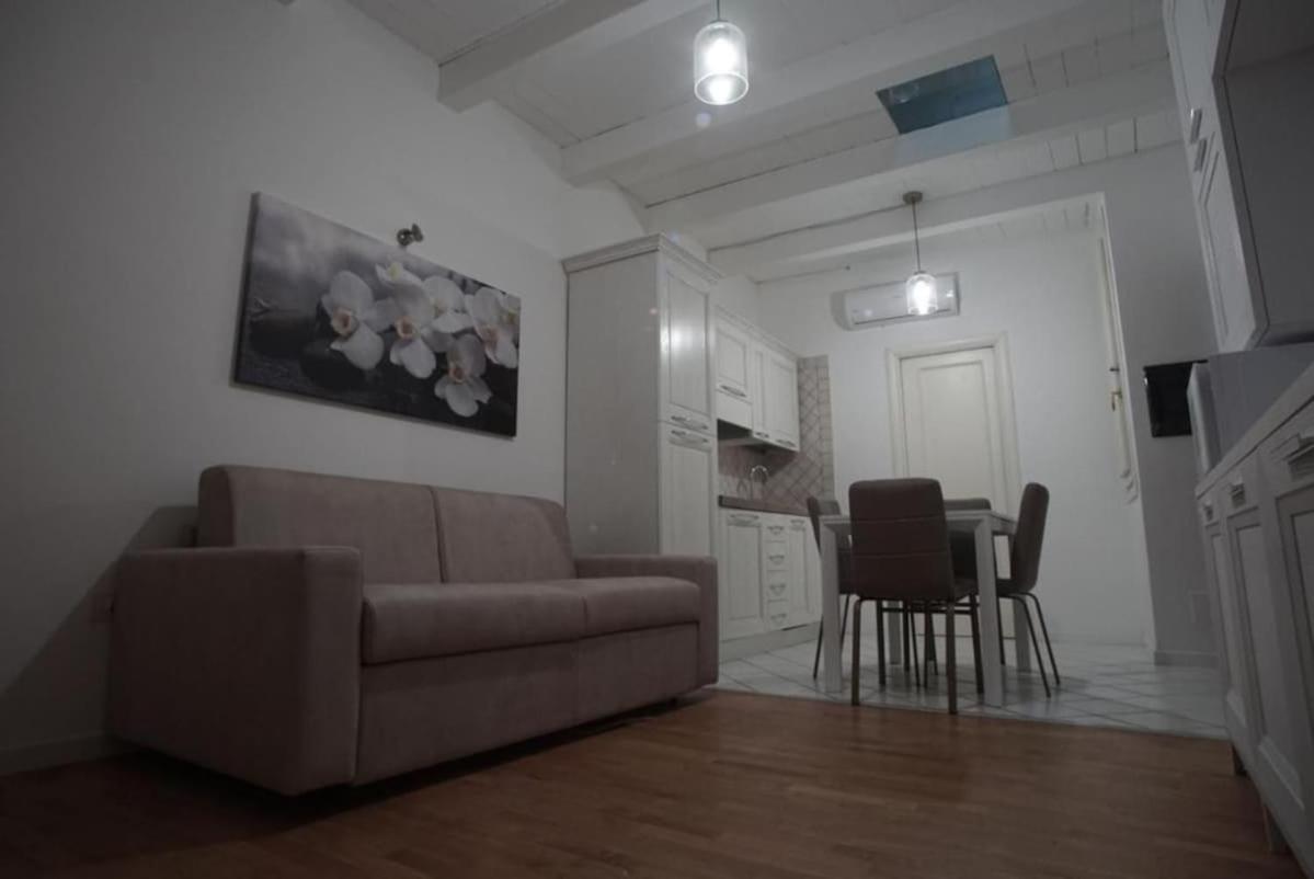 L'Orchidea Bianca Apartment กาญารี ภายนอก รูปภาพ